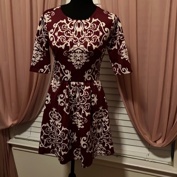 Dress - Picture 4 of 6